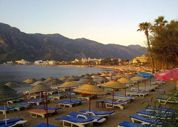 アパートホテル Irem マルマリス